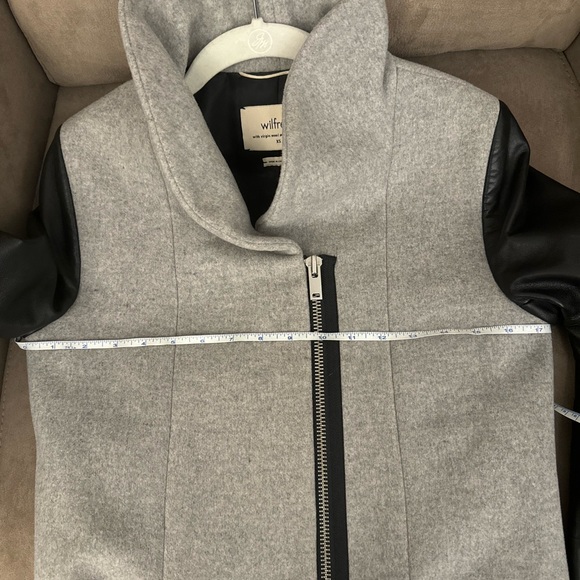 Aritzia Cocoon Coat Leather and Wool - Picture 6 of 9